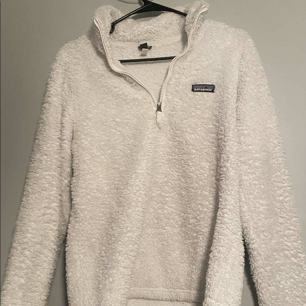 Patagonia soft fuzzy sweatshirt